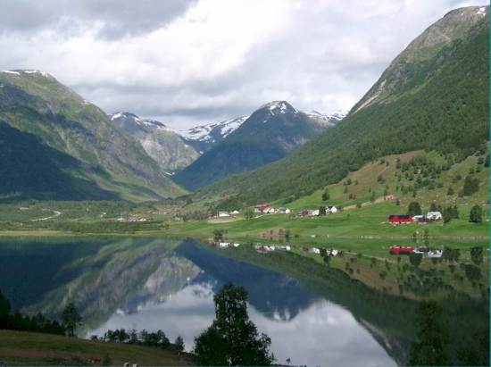 Veduta di un tipico paesaggio norvegese