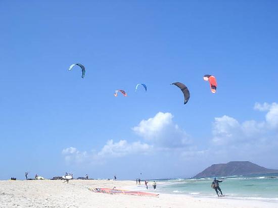 kitesurfing-beach