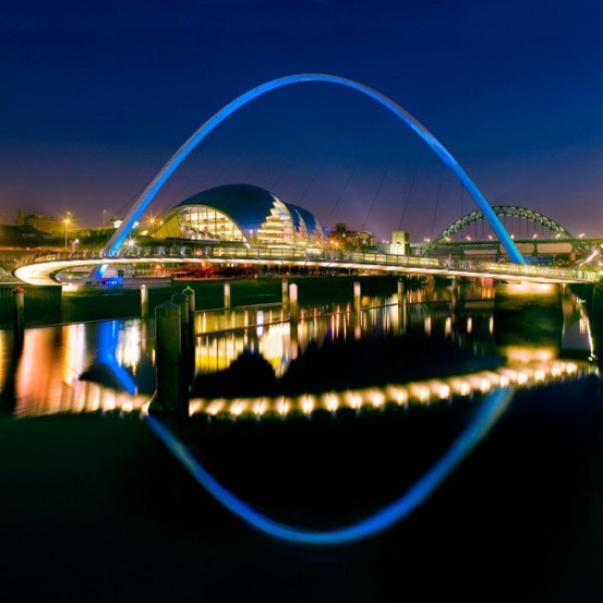 Gateshead Millennium Bridge, Newcastle 