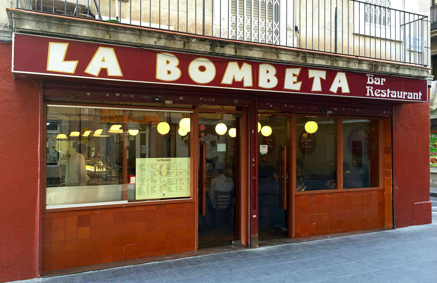 Tapas Bar a Barceloneta - La Bombeta Barcellona