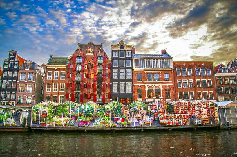 Il mercato gallegiante dei Fiori Bloemenmarkt 