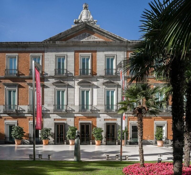 Vista della Facciata del Museo Thyssen-Bornemisza